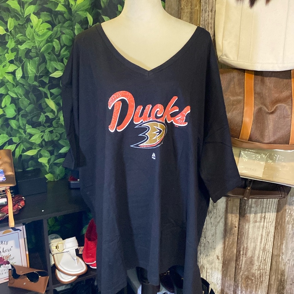 NHL women’s Ducks t-shirt